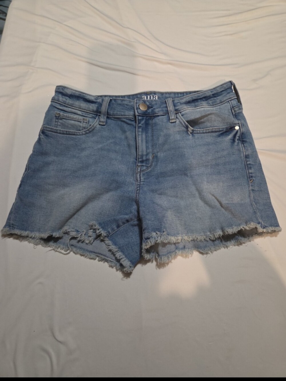 A.n.a Women's size 8 mid rise denim shorts #05